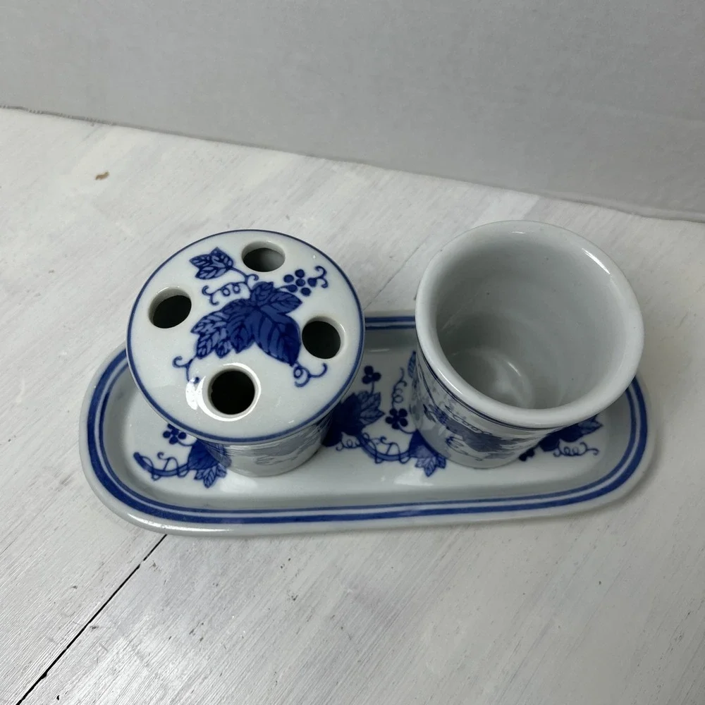3 PC Vintage Ceramic Blue Ivy Vanity Set 1511